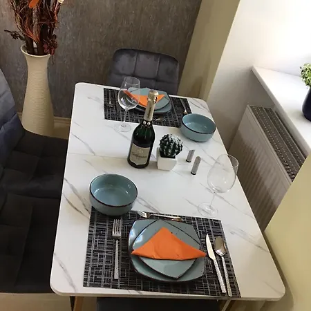 Lebendige Mit Wohlfuehlcharakter Apartment